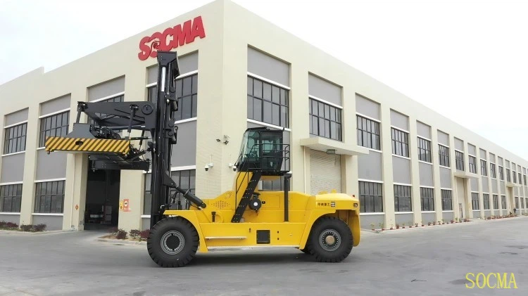 45t forklift with container spreader2