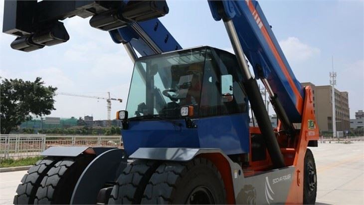 Operate Inside Container Telescopic Forklift