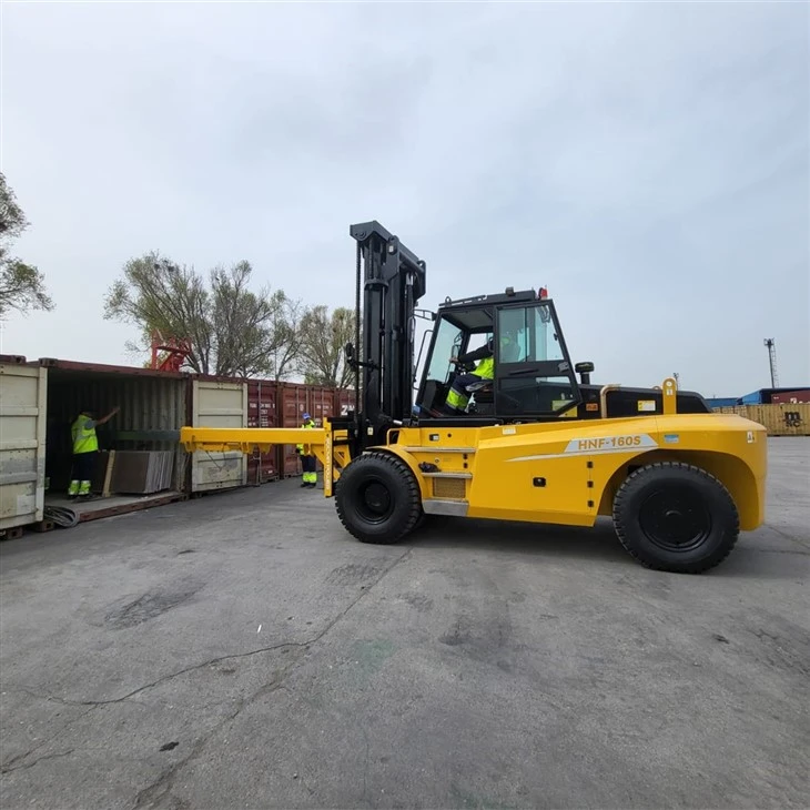 16 Ton Heavy Duty Forklift With Crane